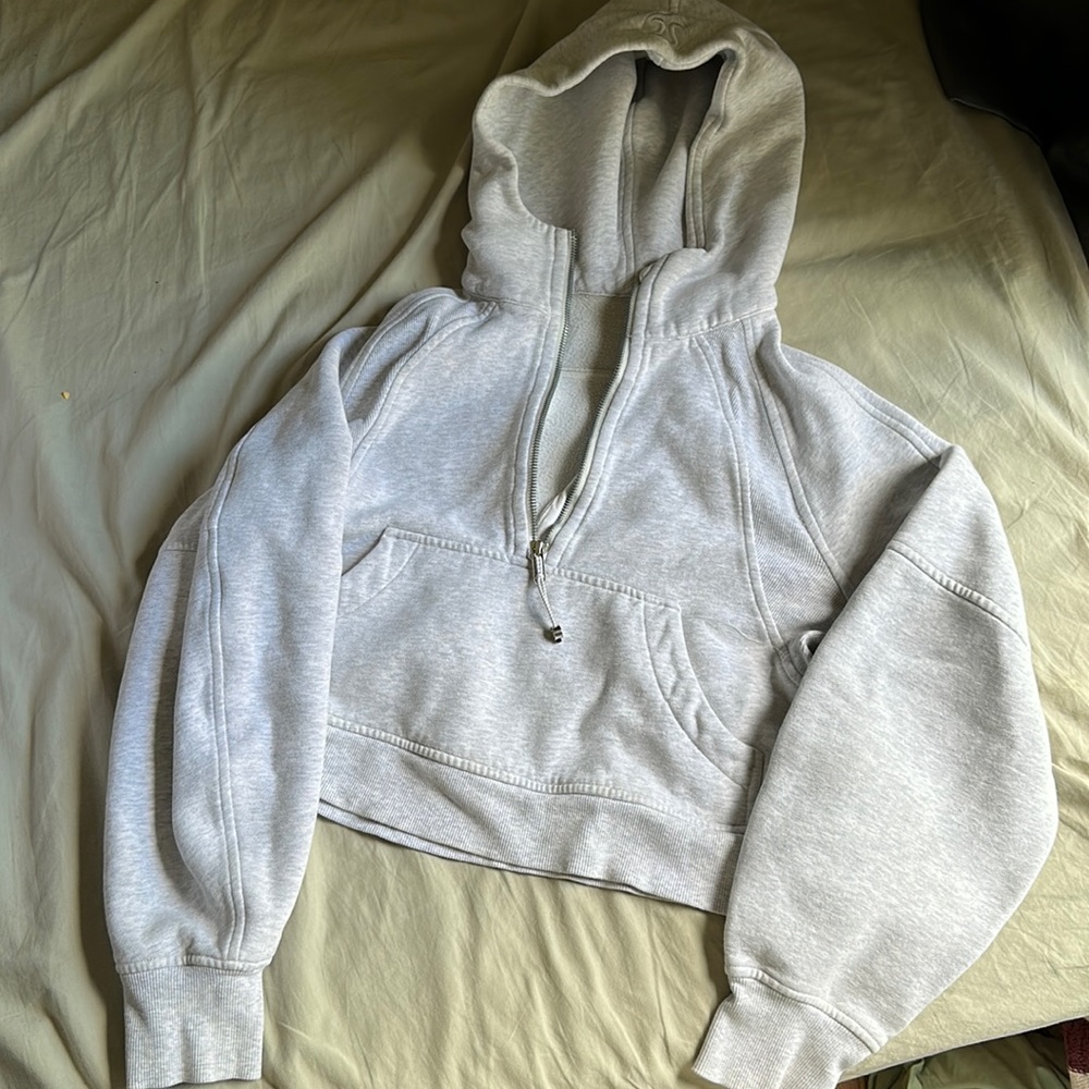 Lululemon scuba cropped hoodie